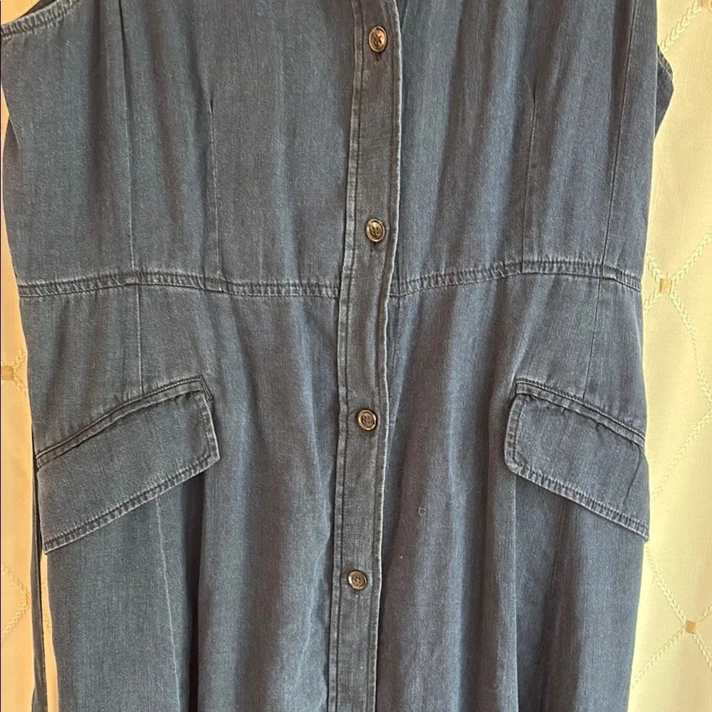 BANANA REPUBLIC Sleeveless lightweight Denim/lyocell Button-Up dress. - Picture 3 of 7